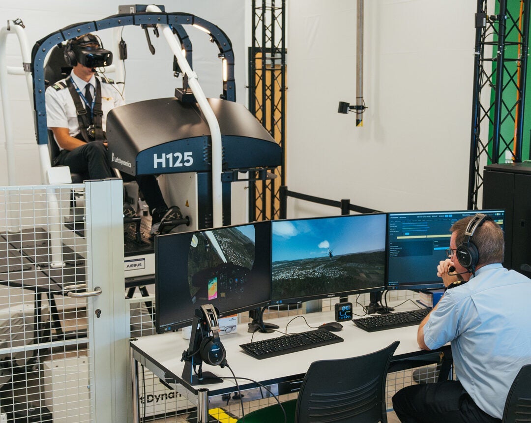 Marshall University Bill Noe Flight School students use innovative virtual reality technology in flight training.