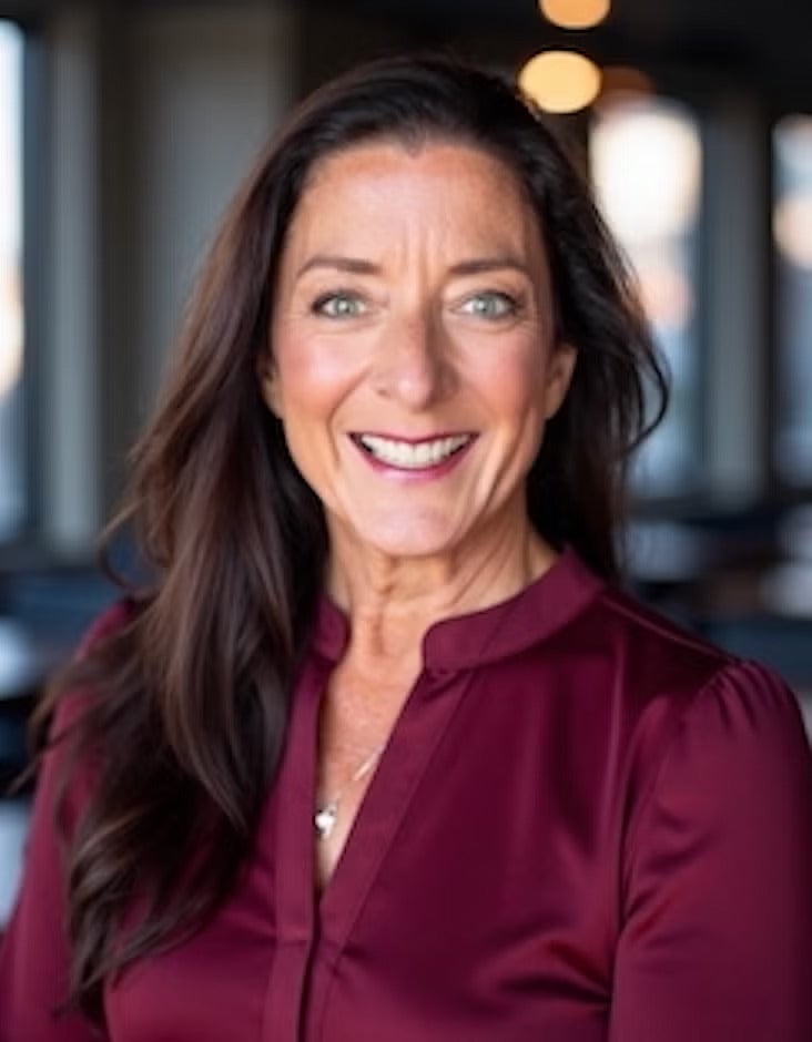 Headshot of Lisa Burton