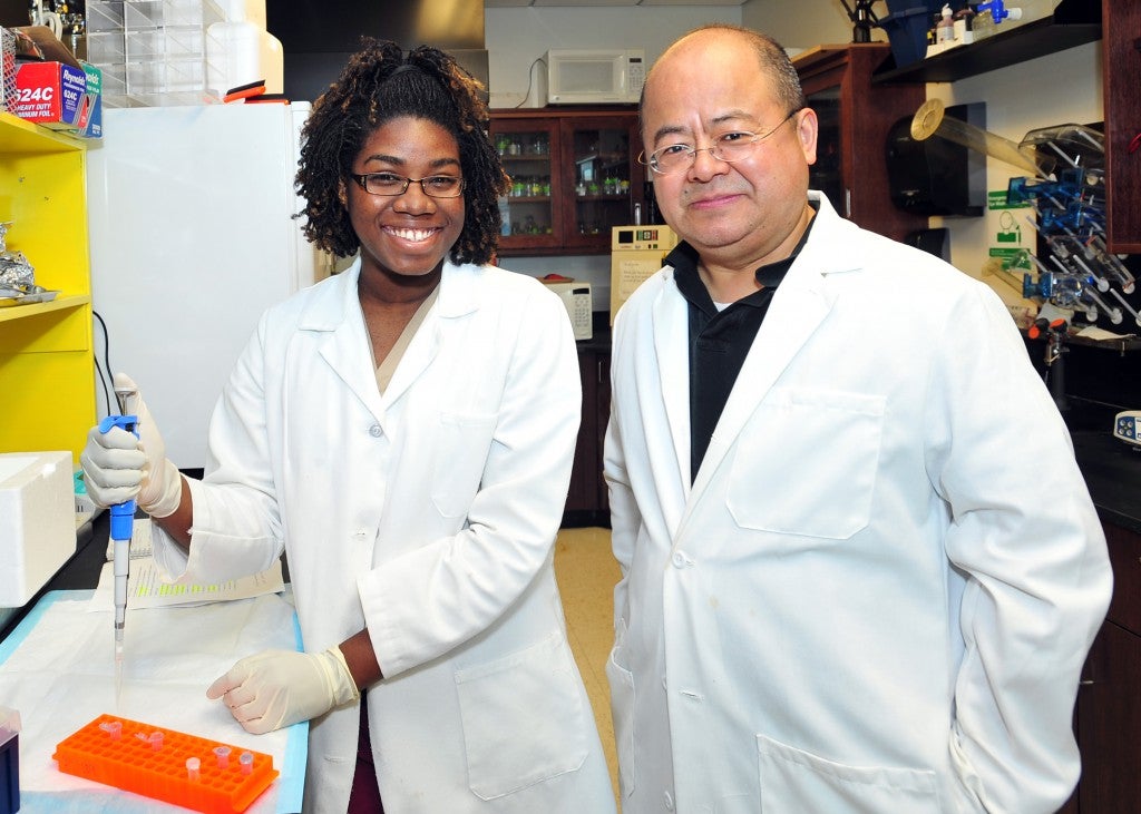 Ashlea Hendrikson and Dr. Hongwei Yu