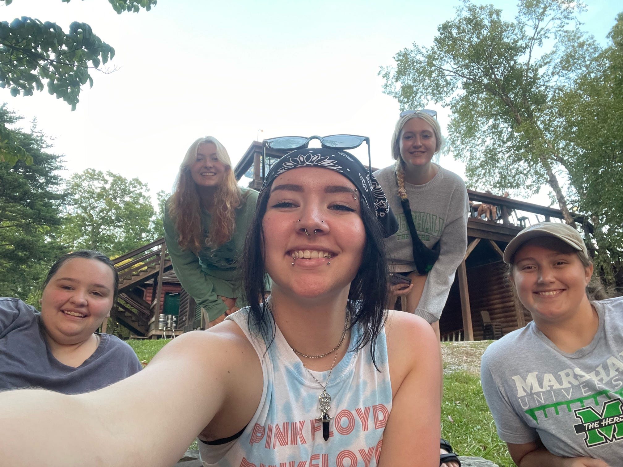 five BOLD Scholars looking at the camera and smiling for a selfie