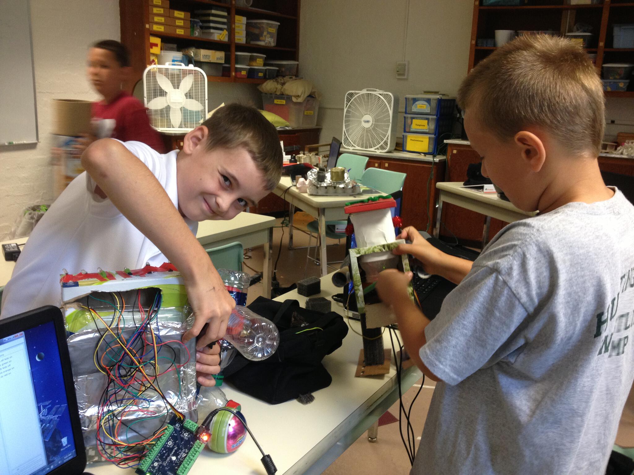 Children Making Robots