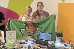 Biological Sciences team shares sea slug science at Animal Behavior Society conference