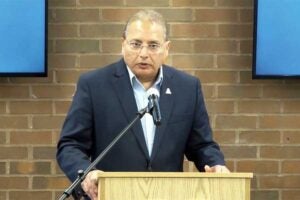 Dr. Valluri being recognized by the Board of Governors for breakthrough work with ChemoID