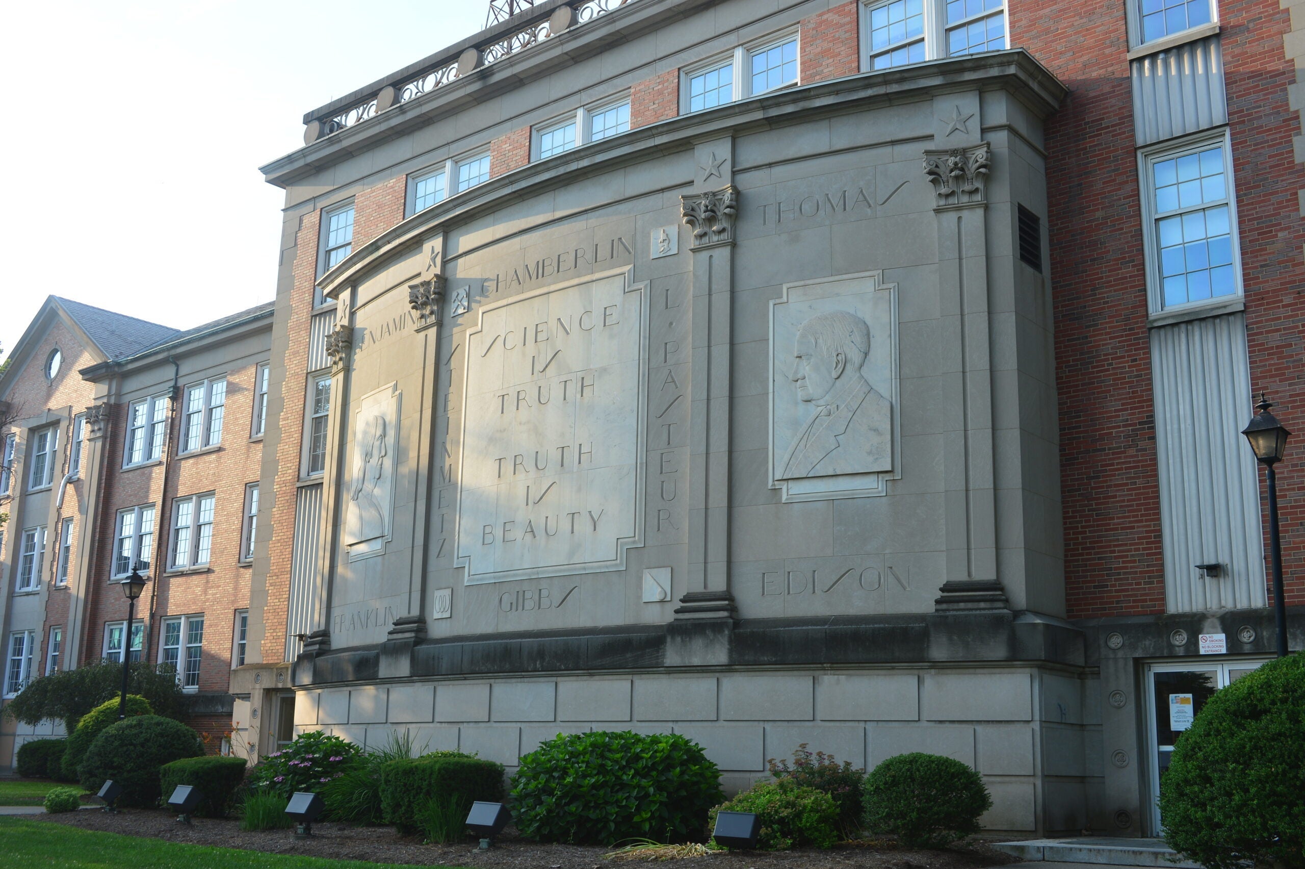 Science Building north side - "Science is Truth, Truth is Beauty"