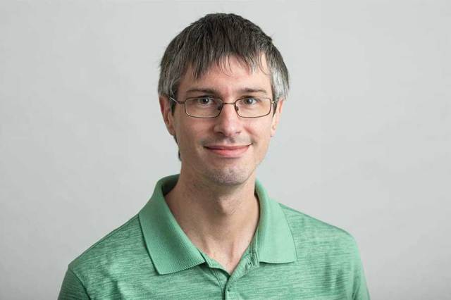 Mathematics faculty Stephen Deterding receives College of Science Faculty Teaching Award
