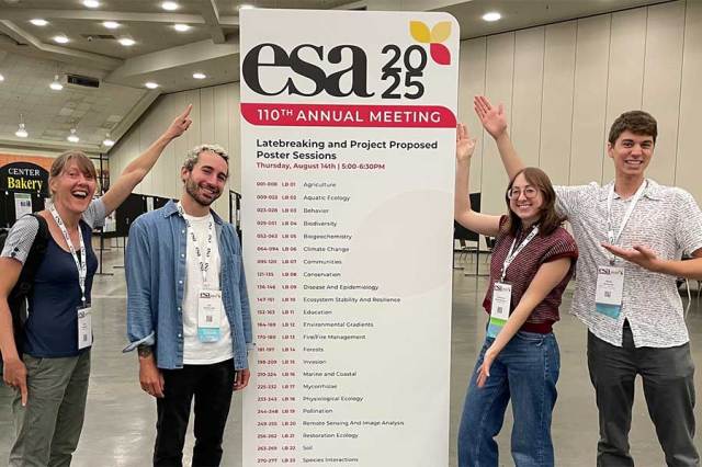 Biology students represent Marshall at Ecological Society of America meeting