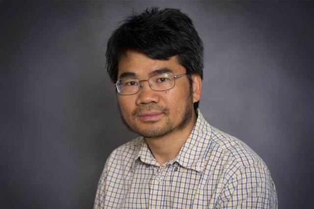 Biology professor named John Marshall Scholar Award recipient