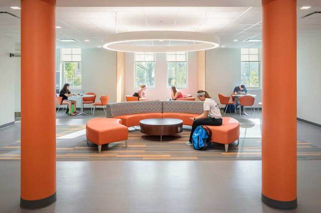 Moseley Hall at Bowling Green State University, Bowling Green, OH, designed by DesignGroup in association with Ayers Saint Gross. Students have more room to study and focus as well as more comfortable seating and access to natural light.