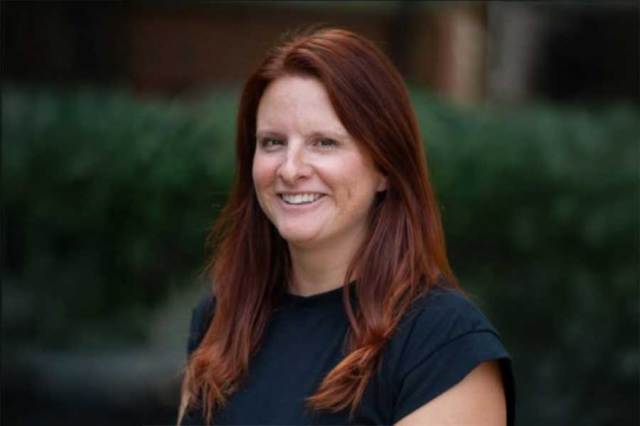 Biology associate professor Holly Cyphert named Honors Faculty Fellow