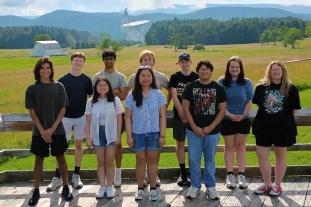 Mathematics and Physics hosts Research Experiences for Undergraduates site