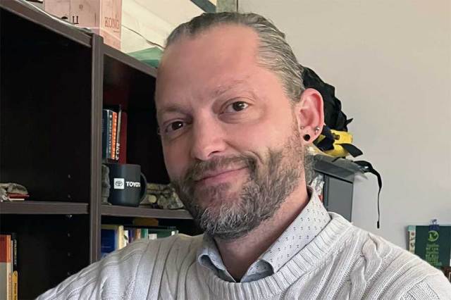 NRES associate professor Rick Gage to receive Reynolds Outstanding Teacher Award