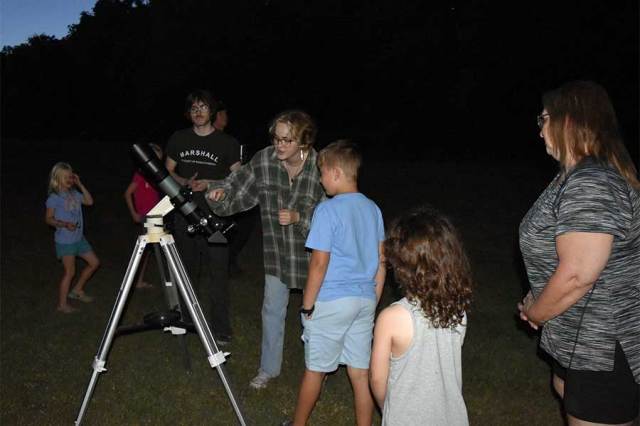 Physics students help bring the stars to Barboursville