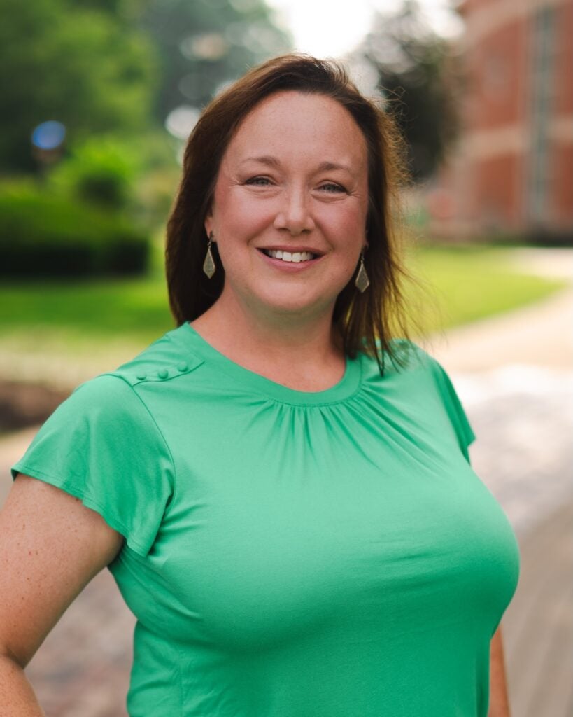 headshot of Kelli Crabtree