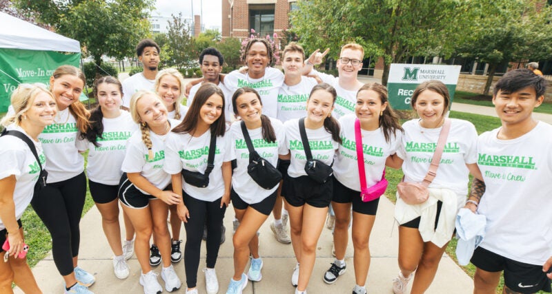 Students help during first-year move-in at Marshall University