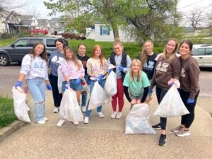 Marshall University Delta Zeta students participate in community service project. 