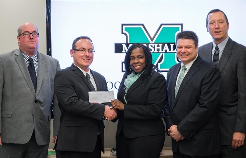 School of Pharmacy receives grant from Walgreens for diversity 