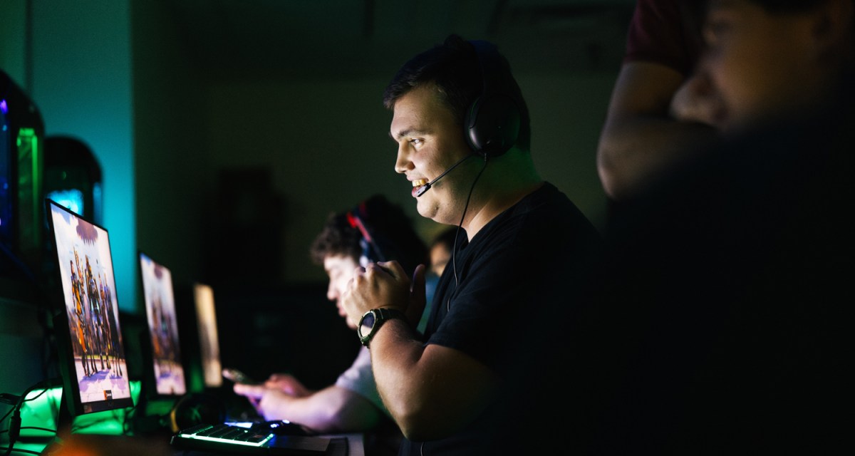 Students participate in esports in Marshall Gaming Lounge