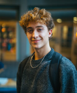 Zachary Apostolon