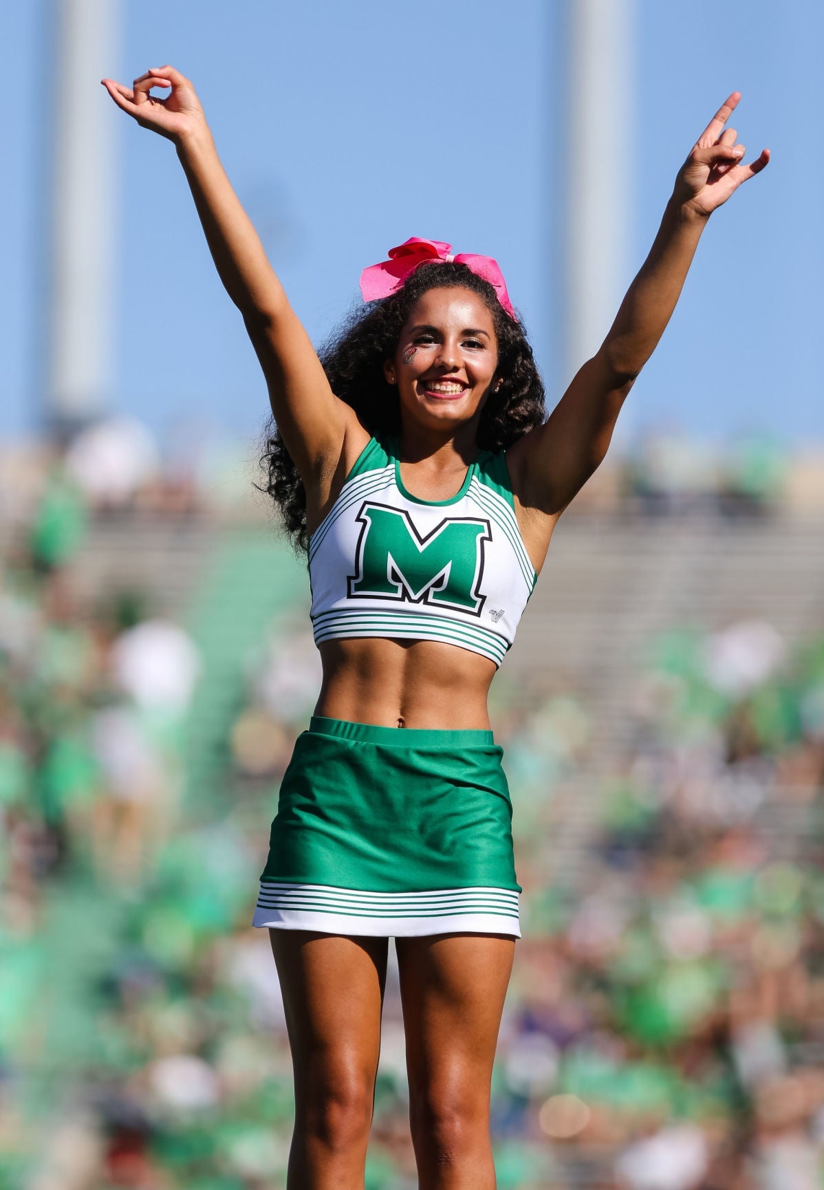 World Porno bilan Warface Qishloq qizi trusigini yechadi